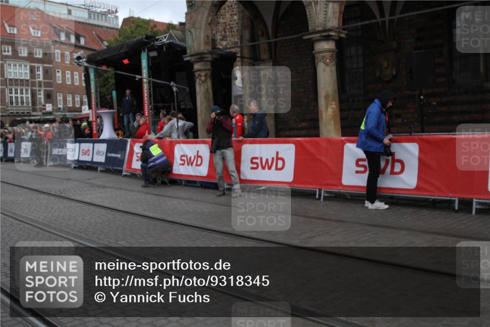 05.10.2025 - 20. swb-Marathon Bremen Yannick Fuchs http://msf.ph/oto/9318345 05.10.2025 11:18:50 Ziel 11480 meine-sportfotos.de