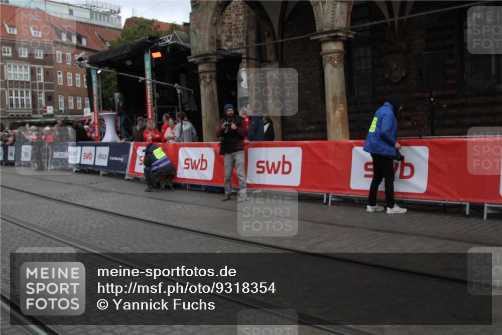05.10.2025 - 20. swb-Marathon Bremen Yannick Fuchs http://msf.ph/oto/9318354 05.10.2025 11:18:53 Ziel  meine-sportfotos.de