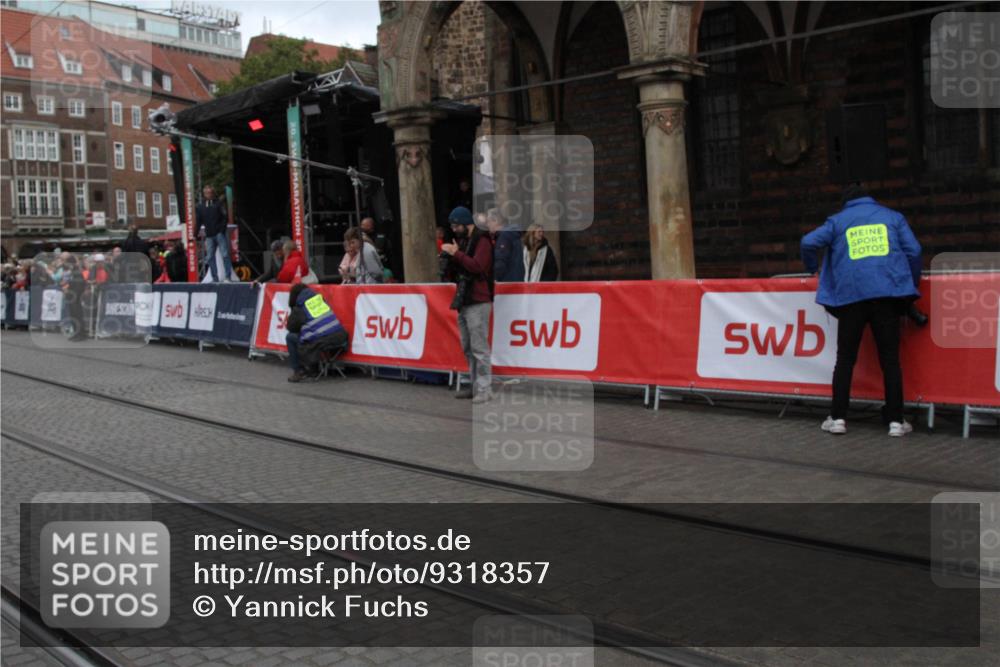 05.10.2025 - 20. swb-Marathon Bremen Yannick Fuchs http://msf.ph/oto/9318357 05.10.2025 11:18:58 Ziel 9691 meine-sportfotos.de