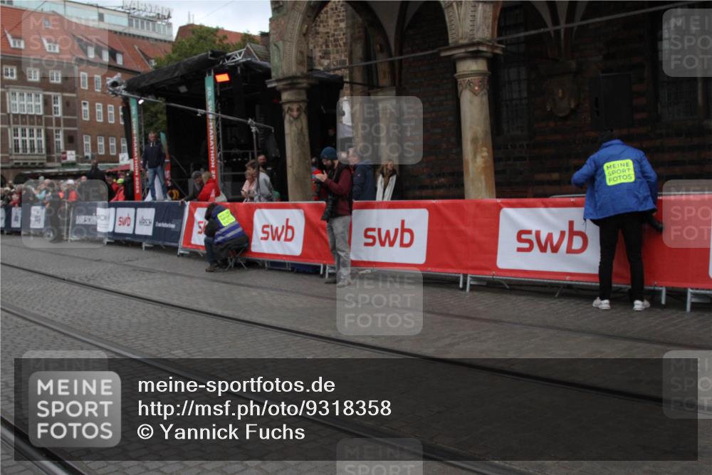 05.10.2025 - 20. swb-Marathon Bremen Yannick Fuchs http://msf.ph/oto/9318358 05.10.2025 11:18:58 Ziel 9691 meine-sportfotos.de