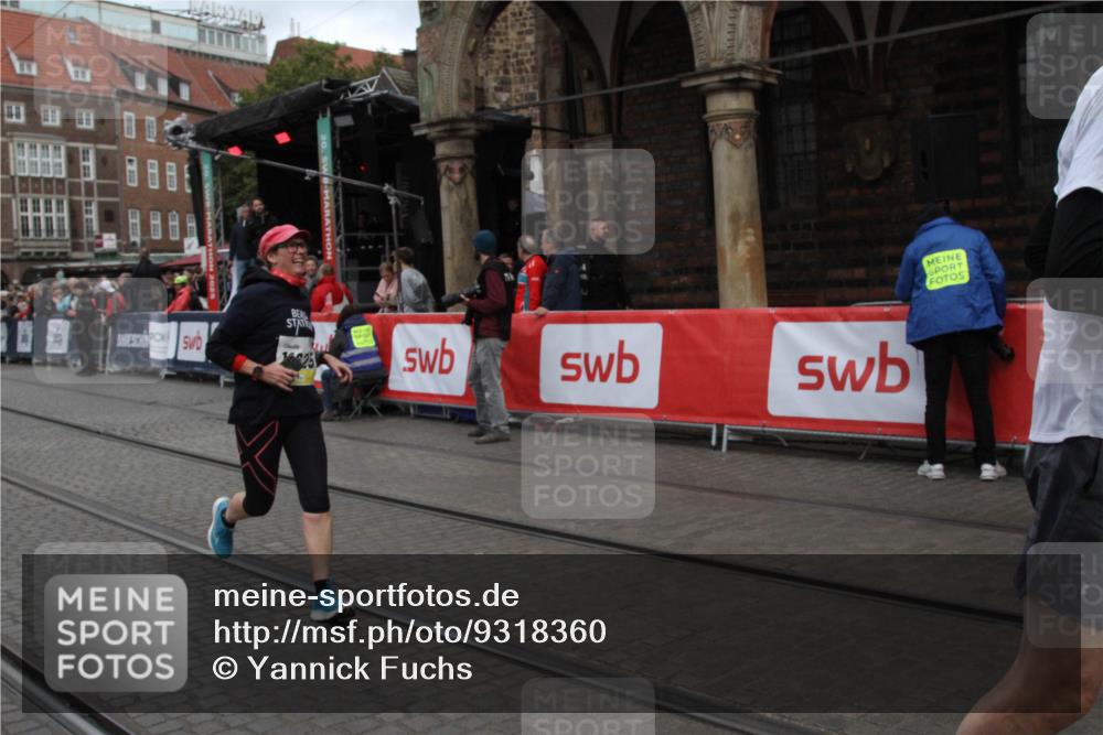 05.10.2025 - 20. swb-Marathon Bremen Yannick Fuchs http://msf.ph/oto/9318360 05.10.2025 11:19:03 Ziel 9691, 11625 meine-sportfotos.de
