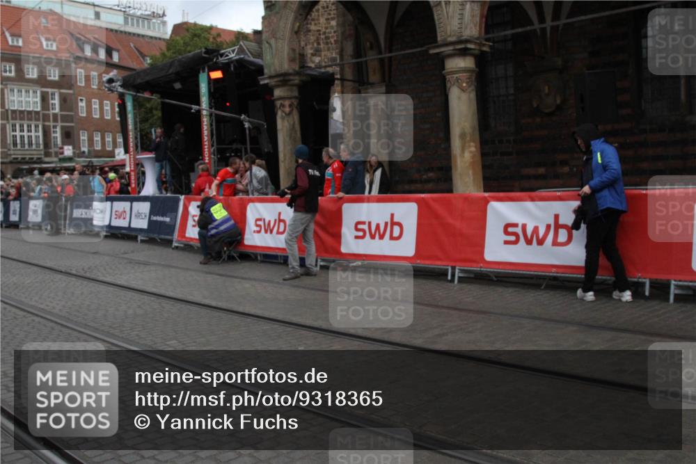 05.10.2025 - 20. swb-Marathon Bremen Yannick Fuchs http://msf.ph/oto/9318365 05.10.2025 11:19:12 Ziel  meine-sportfotos.de