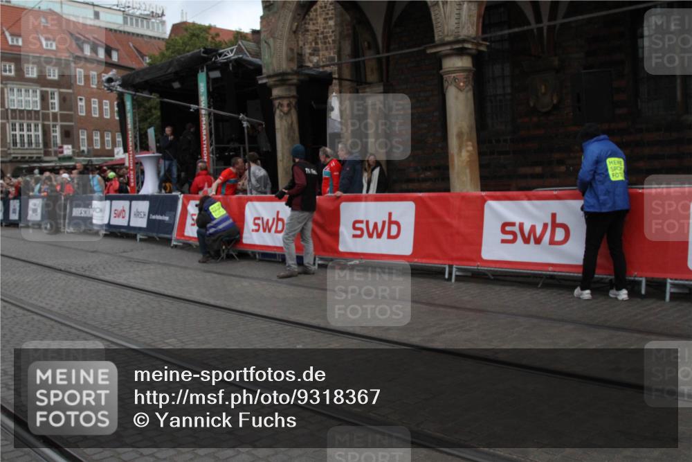 05.10.2025 - 20. swb-Marathon Bremen Yannick Fuchs http://msf.ph/oto/9318367 05.10.2025 11:19:13 Ziel  meine-sportfotos.de