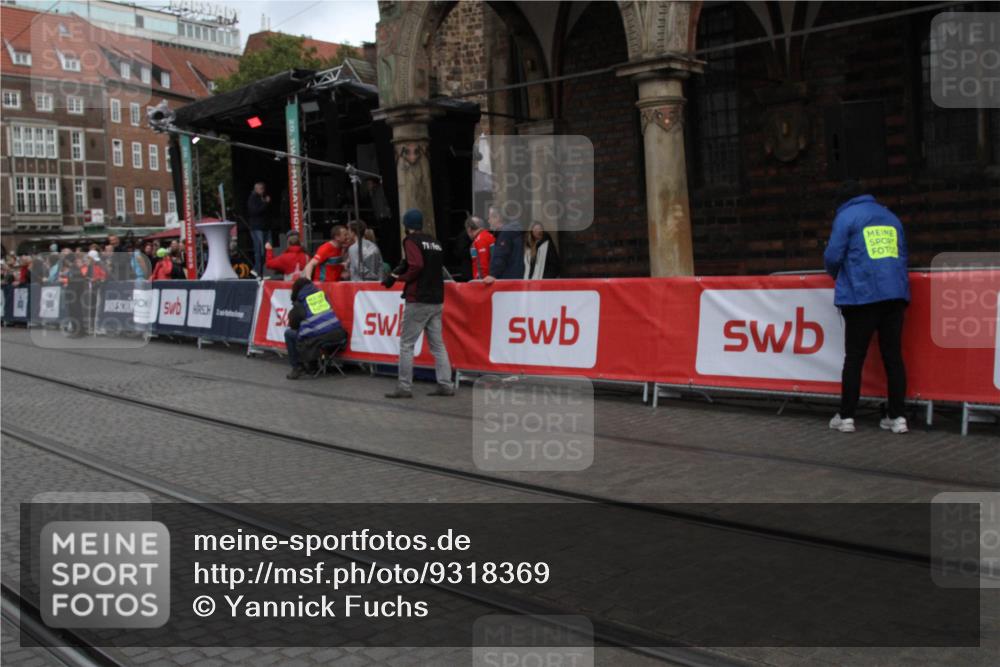 05.10.2025 - 20. swb-Marathon Bremen Yannick Fuchs http://msf.ph/oto/9318369 05.10.2025 11:19:14 Ziel 9247 meine-sportfotos.de