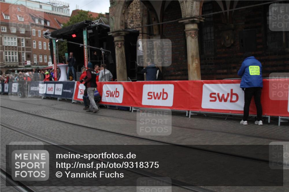 05.10.2025 - 20. swb-Marathon Bremen Yannick Fuchs http://msf.ph/oto/9318375 05.10.2025 11:19:17 Ziel 9247, 10488 meine-sportfotos.de