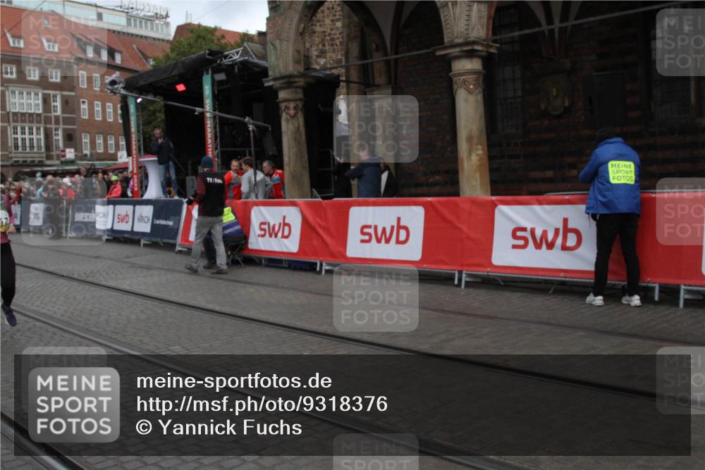 05.10.2025 - 20. swb-Marathon Bremen Yannick Fuchs http://msf.ph/oto/9318376 05.10.2025 11:19:18 Ziel 9247, 10488 meine-sportfotos.de