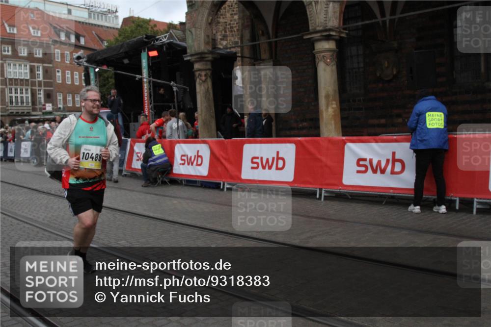 05.10.2025 - 20. swb-Marathon Bremen Yannick Fuchs http://msf.ph/oto/9318383 05.10.2025 11:19:21 Ziel 10488 meine-sportfotos.de