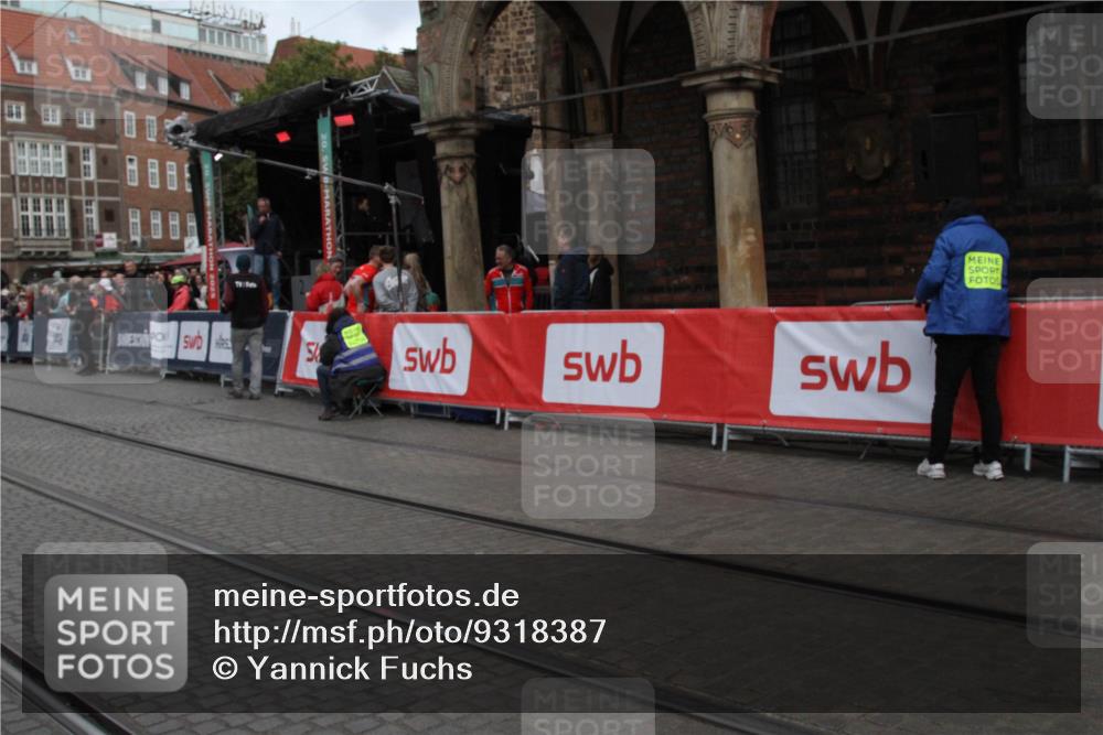 05.10.2025 - 20. swb-Marathon Bremen Yannick Fuchs http://msf.ph/oto/9318387 05.10.2025 11:19:23 Ziel 10488 meine-sportfotos.de