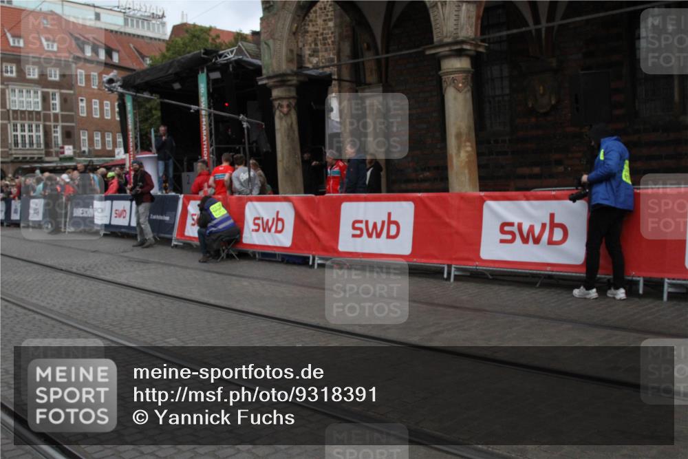 05.10.2025 - 20. swb-Marathon Bremen Yannick Fuchs http://msf.ph/oto/9318391 05.10.2025 11:19:24 Ziel  meine-sportfotos.de