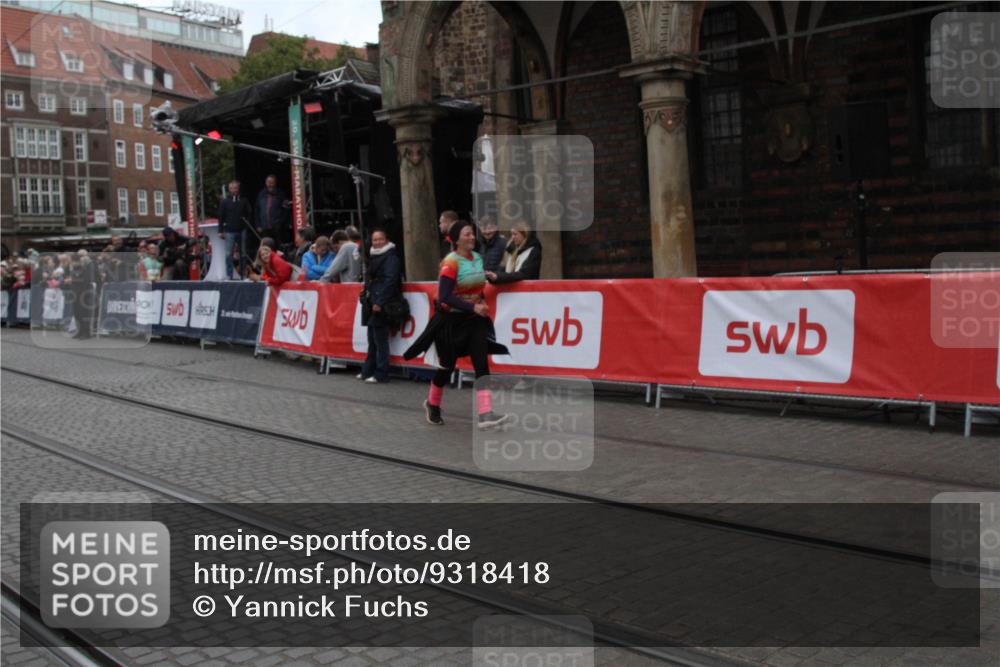 05.10.2025 - 20. swb-Marathon Bremen Yannick Fuchs http://msf.ph/oto/9318418 05.10.2025 11:24:01 Ziel 10774 meine-sportfotos.de