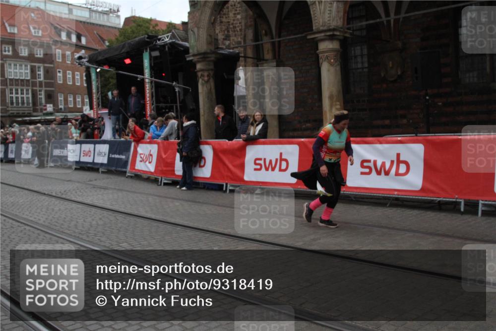 05.10.2025 - 20. swb-Marathon Bremen Yannick Fuchs http://msf.ph/oto/9318419 05.10.2025 11:24:03 Ziel 10774 meine-sportfotos.de