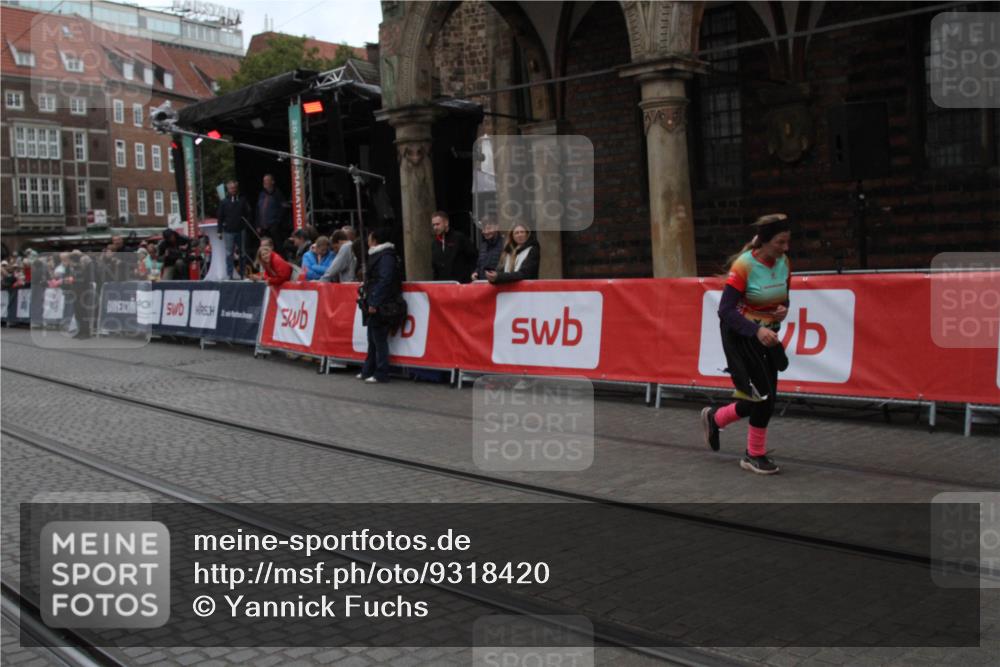 05.10.2025 - 20. swb-Marathon Bremen Yannick Fuchs http://msf.ph/oto/9318420 05.10.2025 11:24:03 Ziel 10774 meine-sportfotos.de