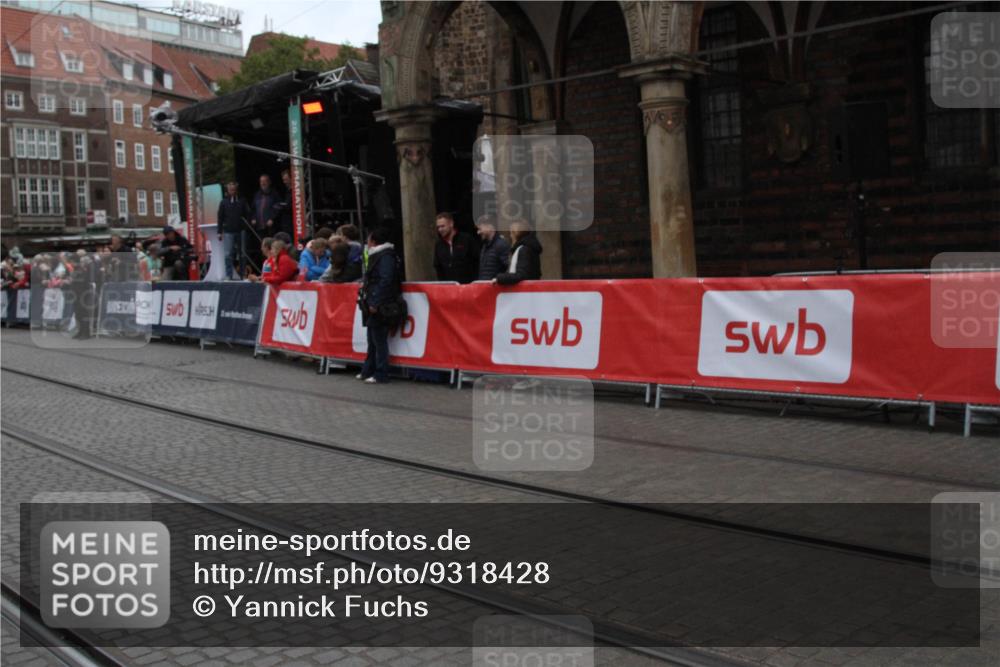 05.10.2025 - 20. swb-Marathon Bremen Yannick Fuchs http://msf.ph/oto/9318428 05.10.2025 11:24:13 Ziel  meine-sportfotos.de