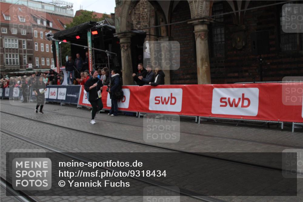 05.10.2025 - 20. swb-Marathon Bremen Yannick Fuchs http://msf.ph/oto/9318434 05.10.2025 11:24:21 Ziel 9733, 11190 meine-sportfotos.de
