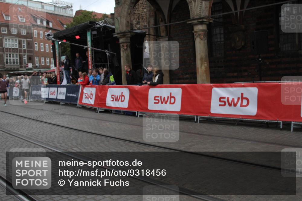 05.10.2025 - 20. swb-Marathon Bremen Yannick Fuchs http://msf.ph/oto/9318456 05.10.2025 11:24:44 Ziel  meine-sportfotos.de
