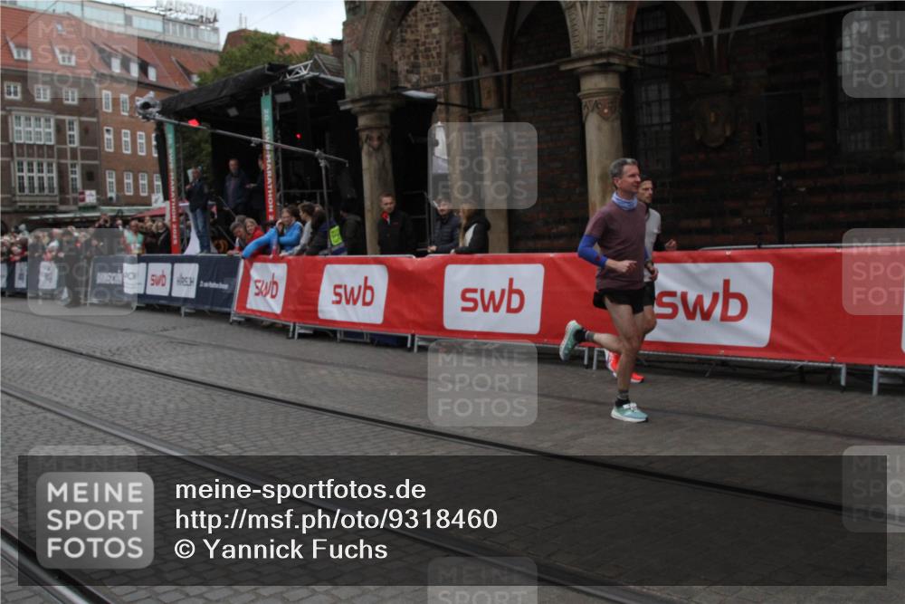 05.10.2025 - 20. swb-Marathon Bremen Yannick Fuchs http://msf.ph/oto/9318460 05.10.2025 11:24:48 Ziel  meine-sportfotos.de