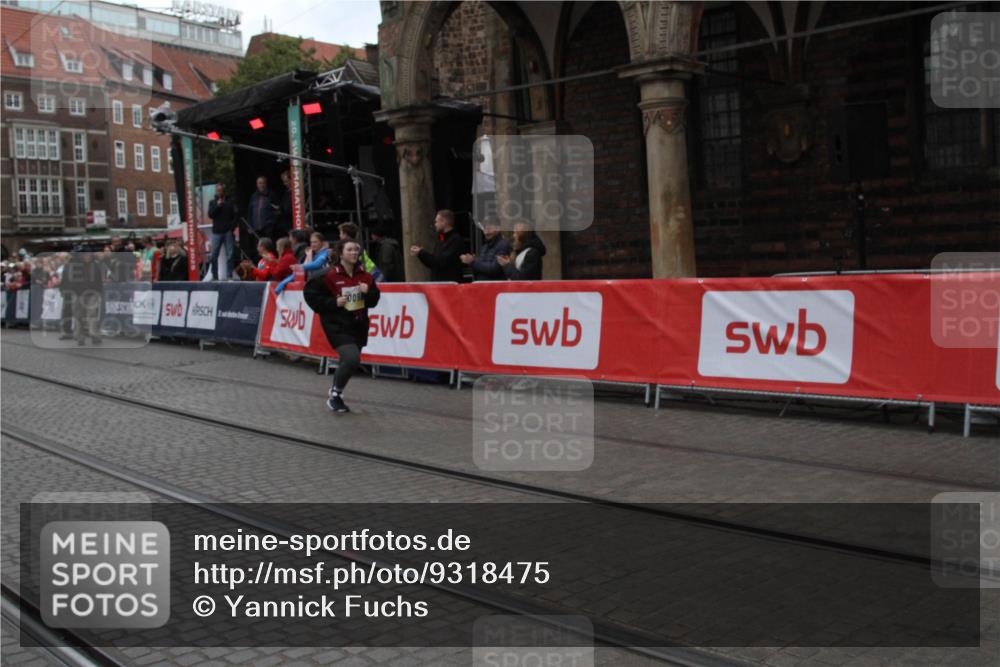 05.10.2025 - 20. swb-Marathon Bremen Yannick Fuchs http://msf.ph/oto/9318475 05.10.2025 11:25:02 Ziel 10096, 10133 meine-sportfotos.de