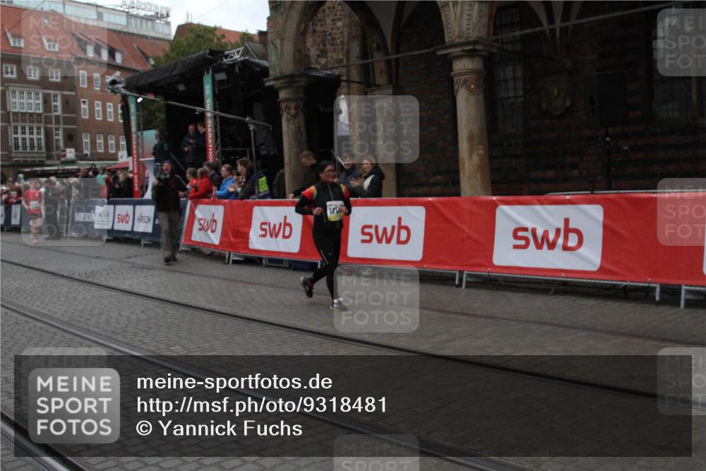 05.10.2025 - 20. swb-Marathon Bremen Yannick Fuchs http://msf.ph/oto/9318481 05.10.2025 11:25:06 Ziel 10133 meine-sportfotos.de
