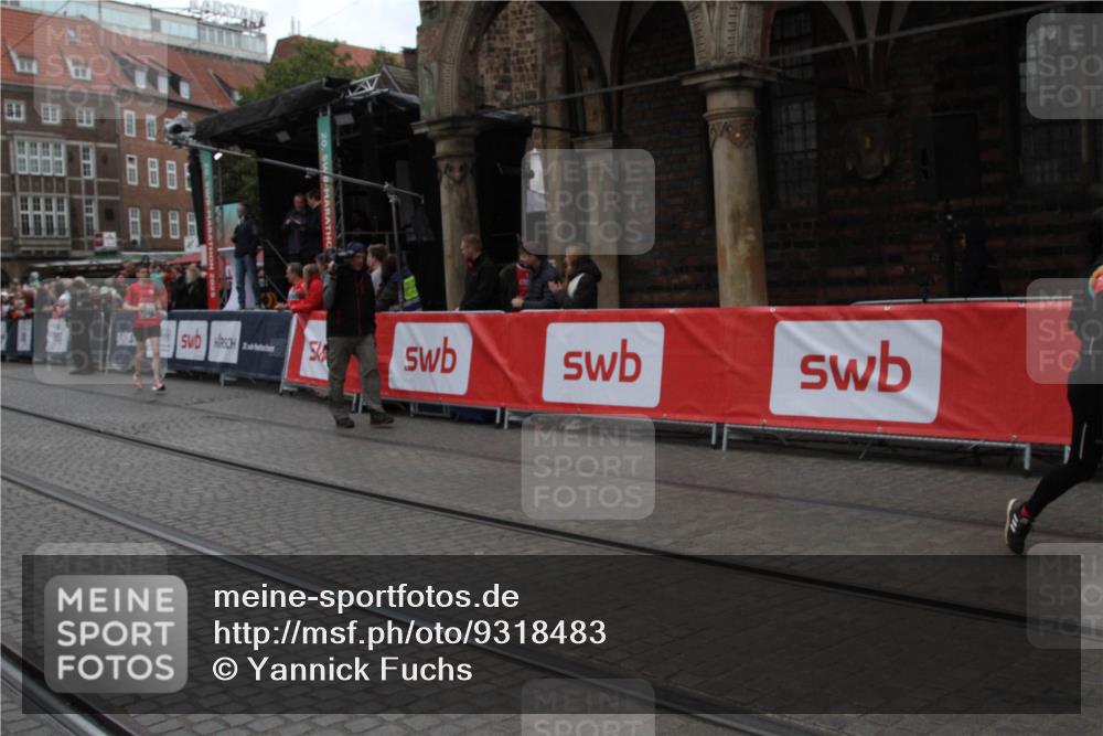 05.10.2025 - 20. swb-Marathon Bremen Yannick Fuchs http://msf.ph/oto/9318483 05.10.2025 11:25:08 Ziel 10133 meine-sportfotos.de