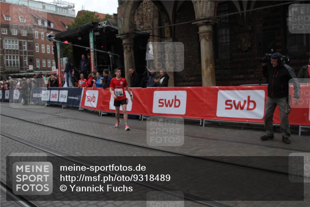 05.10.2025 - 20. swb-Marathon Bremen Yannick Fuchs http://msf.ph/oto/9318489 05.10.2025 11:25:13 Ziel  meine-sportfotos.de