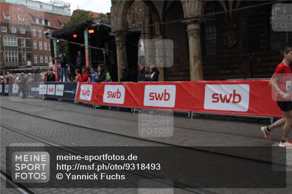 05.10.2025 - 20. swb-Marathon Bremen Yannick Fuchs http://msf.ph/oto/9318493 05.10.2025 11:25:16 Ziel  meine-sportfotos.de