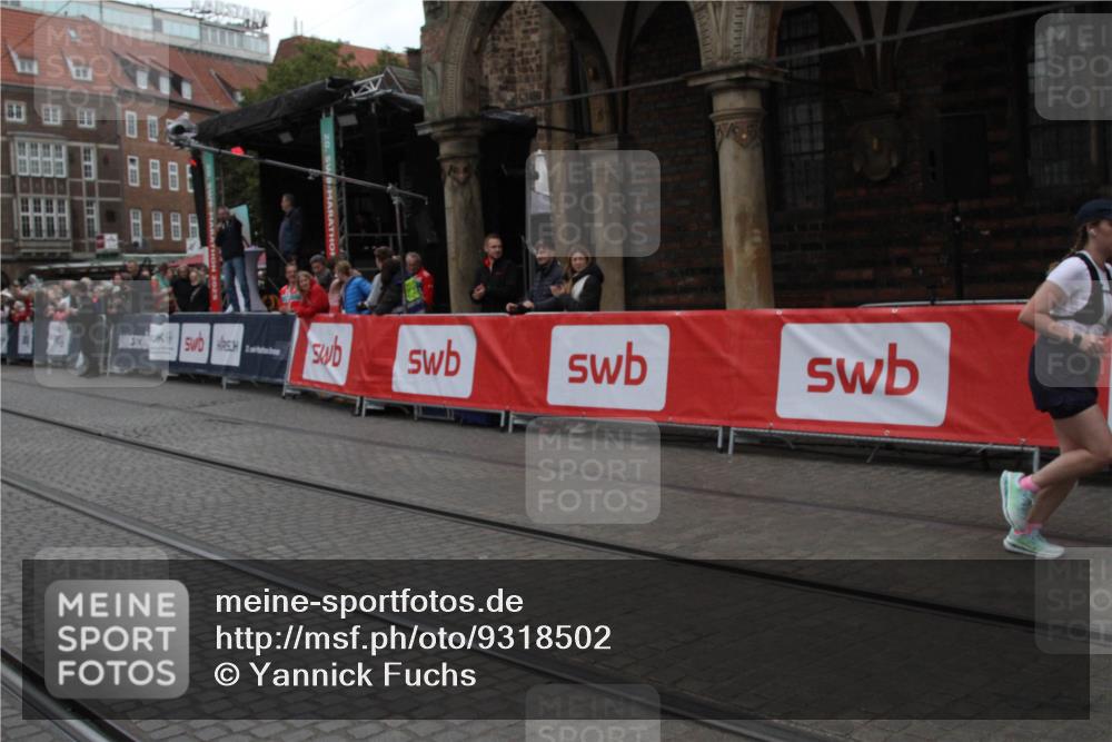 05.10.2025 - 20. swb-Marathon Bremen Yannick Fuchs http://msf.ph/oto/9318502 05.10.2025 11:25:22 Ziel 9763 meine-sportfotos.de