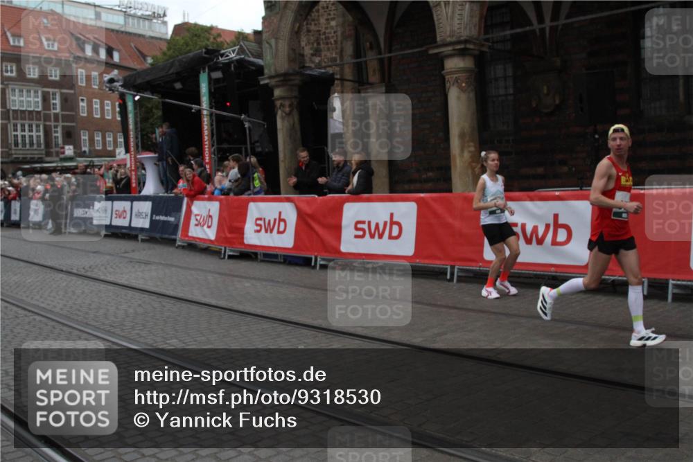 05.10.2025 - 20. swb-Marathon Bremen Yannick Fuchs http://msf.ph/oto/9318530 05.10.2025 11:25:42 Ziel  meine-sportfotos.de