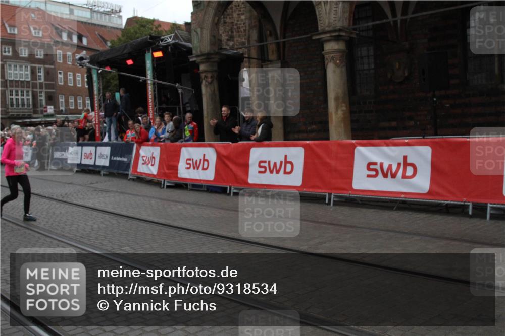 05.10.2025 - 20. swb-Marathon Bremen Yannick Fuchs http://msf.ph/oto/9318534 05.10.2025 11:25:44 Ziel 9338 meine-sportfotos.de