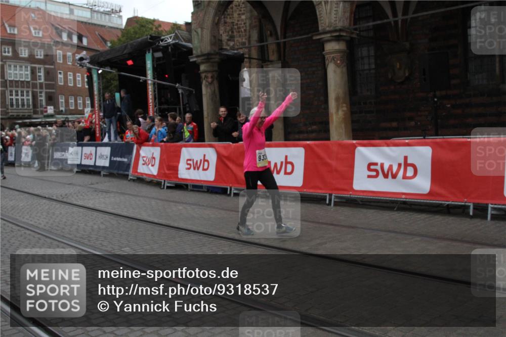 05.10.2025 - 20. swb-Marathon Bremen Yannick Fuchs http://msf.ph/oto/9318537 05.10.2025 11:25:46 Ziel 9338 meine-sportfotos.de