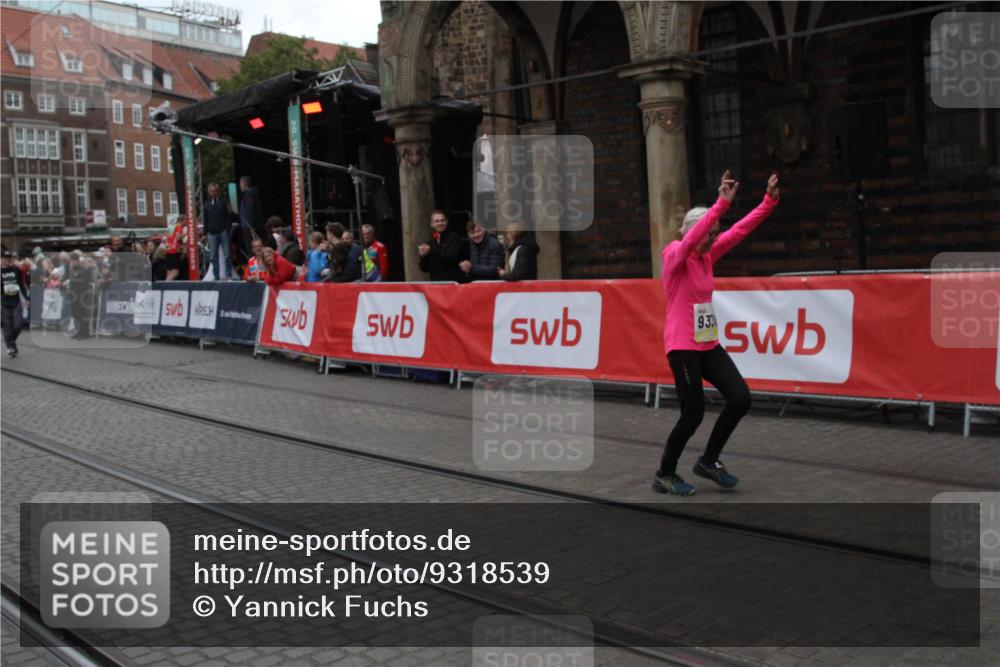 05.10.2025 - 20. swb-Marathon Bremen Yannick Fuchs http://msf.ph/oto/9318539 05.10.2025 11:25:47 Ziel 9338 meine-sportfotos.de