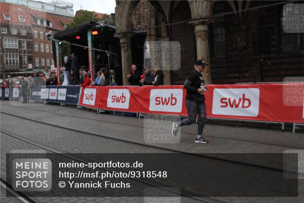 05.10.2025 - 20. swb-Marathon Bremen Yannick Fuchs http://msf.ph/oto/9318548 05.10.2025 11:25:53 Ziel 10184 meine-sportfotos.de