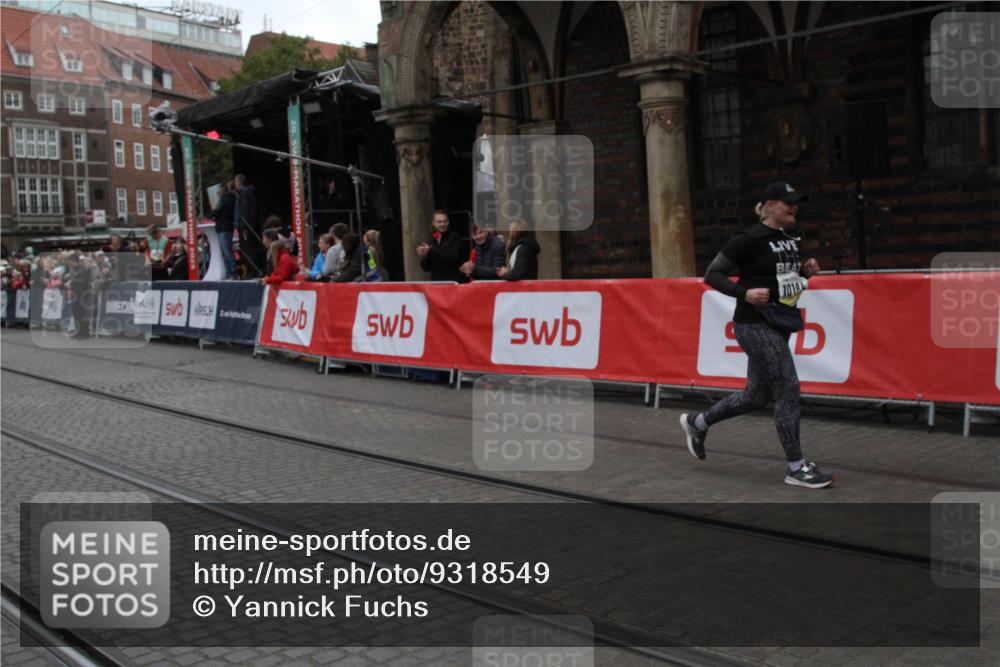 05.10.2025 - 20. swb-Marathon Bremen Yannick Fuchs http://msf.ph/oto/9318549 05.10.2025 11:25:53 Ziel 10184 meine-sportfotos.de