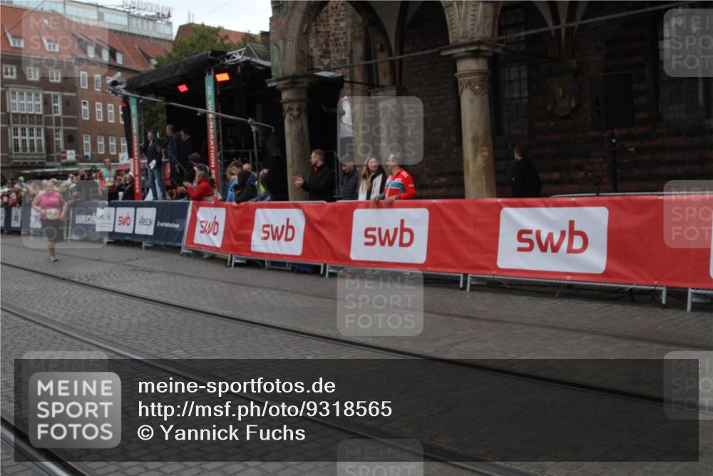 05.10.2025 - 20. swb-Marathon Bremen Yannick Fuchs http://msf.ph/oto/9318565 05.10.2025 11:26:04 Ziel  meine-sportfotos.de