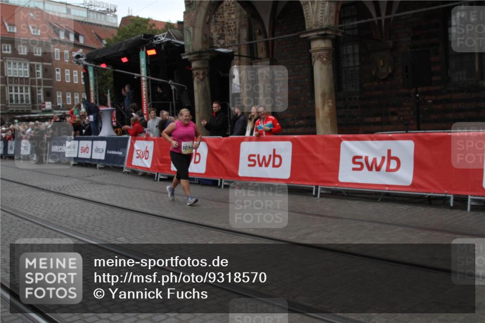 05.10.2025 - 20. swb-Marathon Bremen Yannick Fuchs http://msf.ph/oto/9318570 05.10.2025 11:26:08 Ziel 10144 meine-sportfotos.de