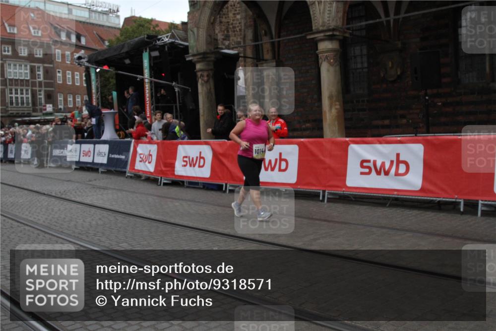 05.10.2025 - 20. swb-Marathon Bremen Yannick Fuchs http://msf.ph/oto/9318571 05.10.2025 11:26:08 Ziel 10144 meine-sportfotos.de