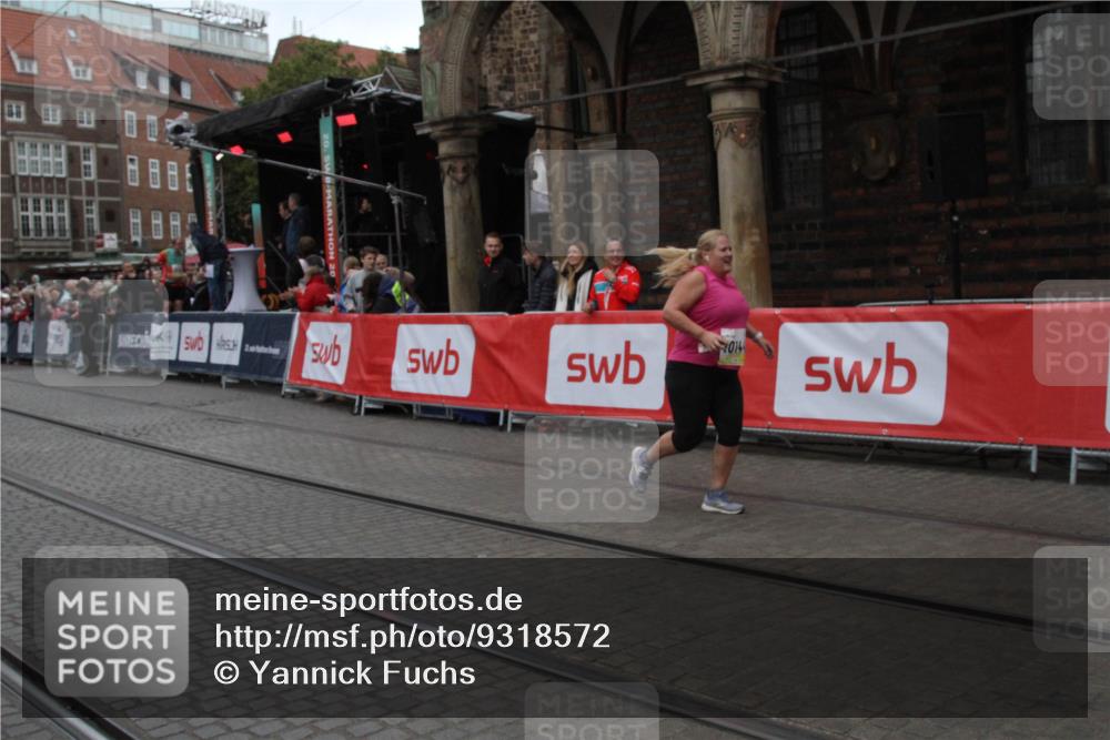 05.10.2025 - 20. swb-Marathon Bremen Yannick Fuchs http://msf.ph/oto/9318572 05.10.2025 11:26:09 Ziel 10144 meine-sportfotos.de