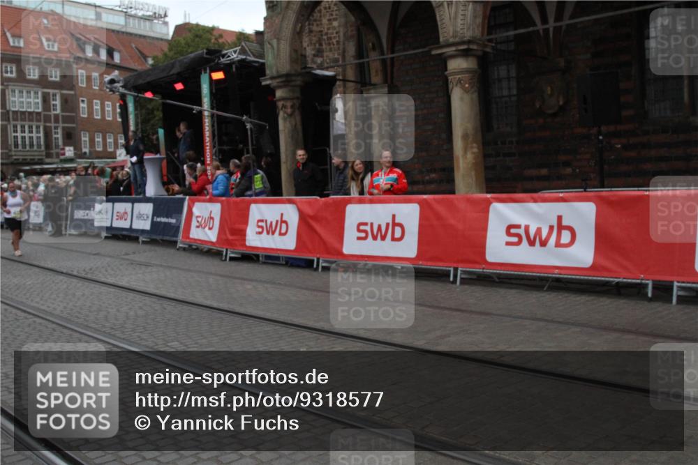 05.10.2025 - 20. swb-Marathon Bremen Yannick Fuchs http://msf.ph/oto/9318577 05.10.2025 11:26:12 Ziel  meine-sportfotos.de