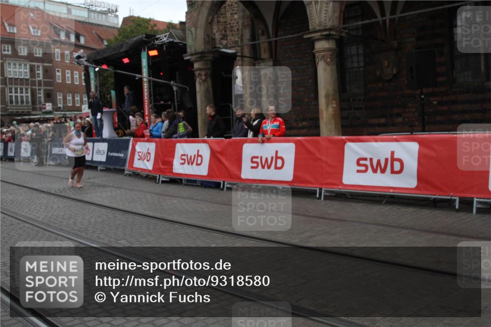 05.10.2025 - 20. swb-Marathon Bremen Yannick Fuchs http://msf.ph/oto/9318580 05.10.2025 11:26:14 Ziel 10373 meine-sportfotos.de