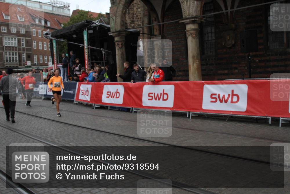05.10.2025 - 20. swb-Marathon Bremen Yannick Fuchs http://msf.ph/oto/9318594 05.10.2025 11:26:23 Ziel 9352, 11326 meine-sportfotos.de