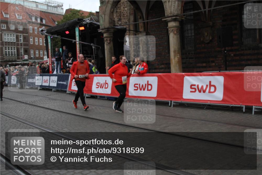 05.10.2025 - 20. swb-Marathon Bremen Yannick Fuchs http://msf.ph/oto/9318599 05.10.2025 11:26:26 Ziel 9352, 11326 meine-sportfotos.de