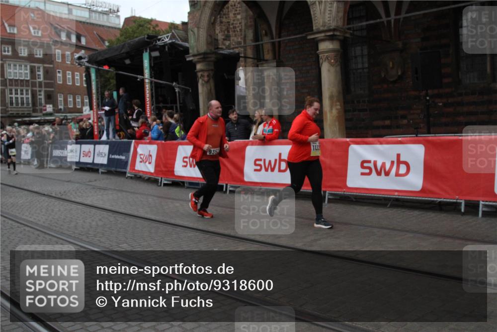 05.10.2025 - 20. swb-Marathon Bremen Yannick Fuchs http://msf.ph/oto/9318600 05.10.2025 11:26:27 Ziel 9352, 11326 meine-sportfotos.de