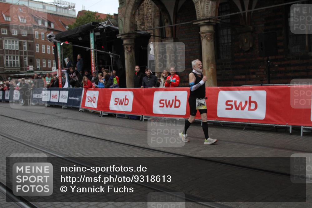 05.10.2025 - 20. swb-Marathon Bremen Yannick Fuchs http://msf.ph/oto/9318613 05.10.2025 11:26:35 Ziel 9941 meine-sportfotos.de