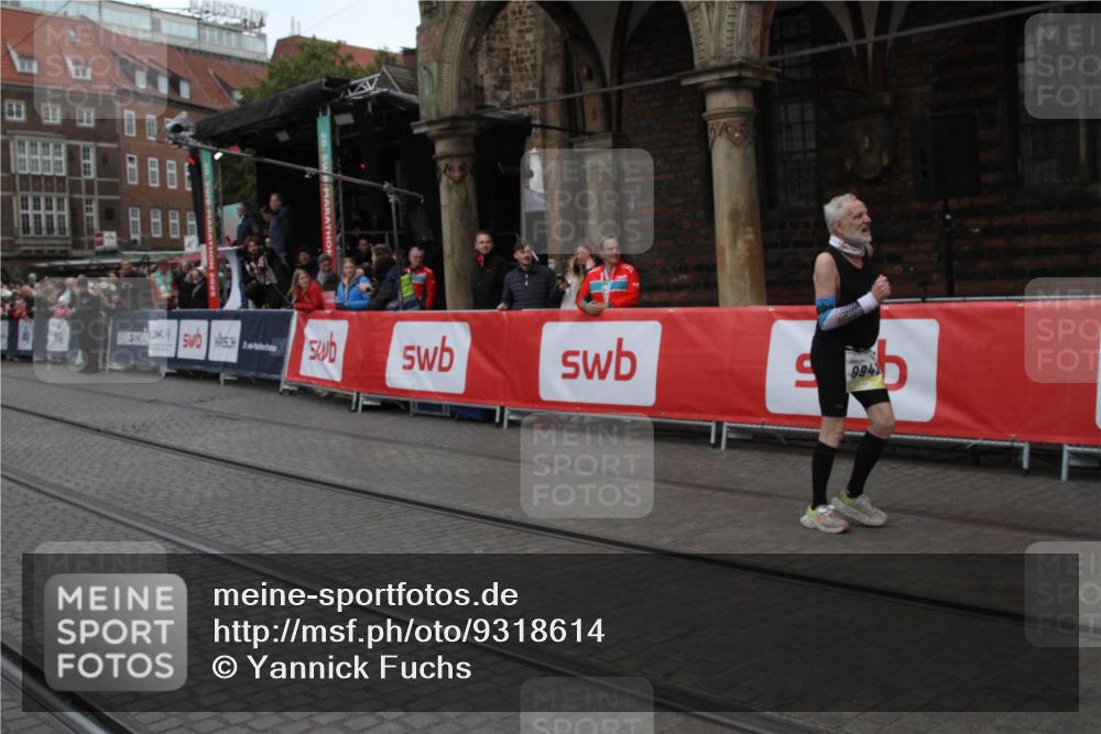 05.10.2025 - 20. swb-Marathon Bremen Yannick Fuchs http://msf.ph/oto/9318614 05.10.2025 11:26:35 Ziel 9941 meine-sportfotos.de