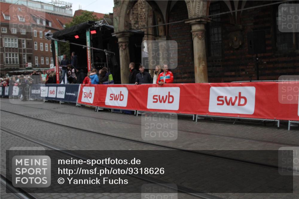 05.10.2025 - 20. swb-Marathon Bremen Yannick Fuchs http://msf.ph/oto/9318626 05.10.2025 11:26:43 Ziel  meine-sportfotos.de