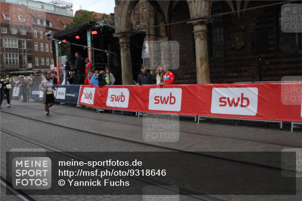 05.10.2025 - 20. swb-Marathon Bremen Yannick Fuchs http://msf.ph/oto/9318646 05.10.2025 11:26:55 Ziel 10153 meine-sportfotos.de