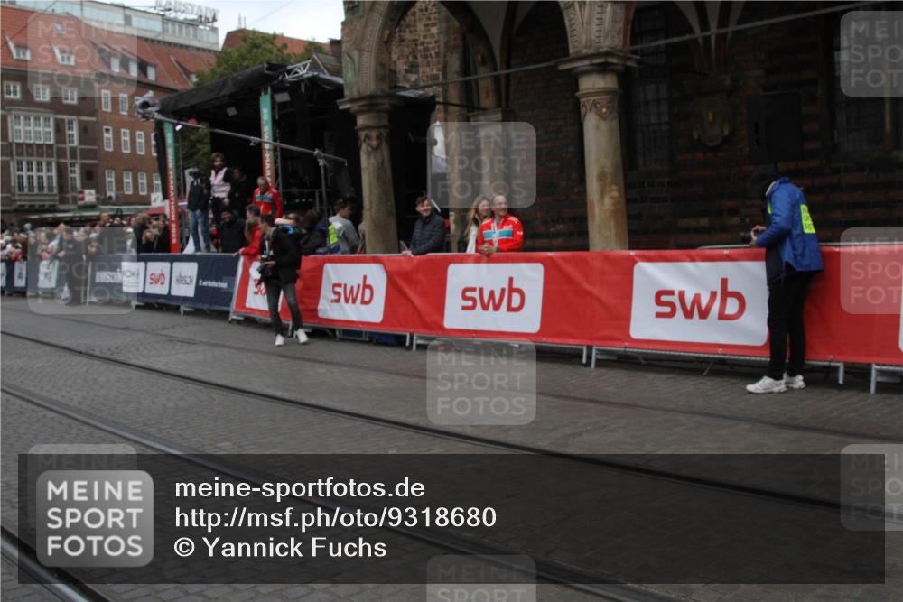 05.10.2025 - 20. swb-Marathon Bremen Yannick Fuchs http://msf.ph/oto/9318680 05.10.2025 11:27:14 Ziel  meine-sportfotos.de
