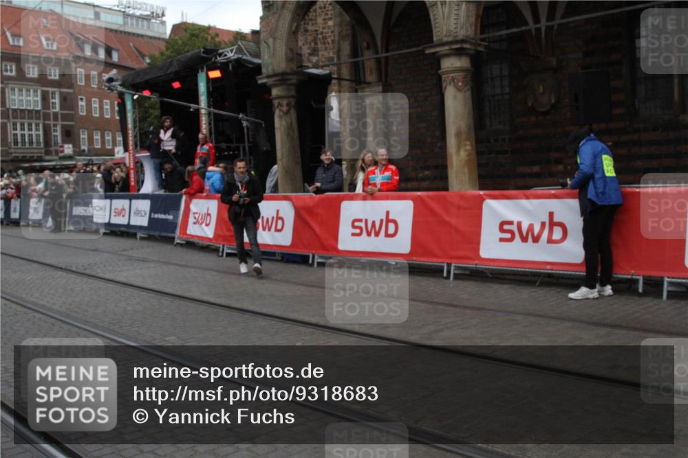 05.10.2025 - 20. swb-Marathon Bremen Yannick Fuchs http://msf.ph/oto/9318683 05.10.2025 11:27:15 Ziel  meine-sportfotos.de