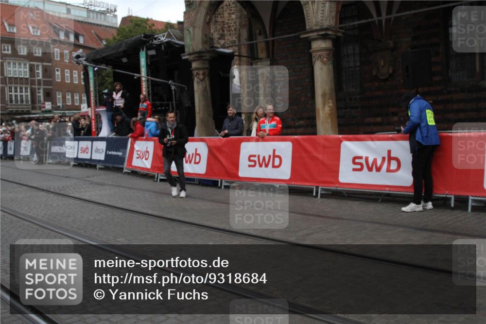 05.10.2025 - 20. swb-Marathon Bremen Yannick Fuchs http://msf.ph/oto/9318684 05.10.2025 11:27:16 Ziel  meine-sportfotos.de