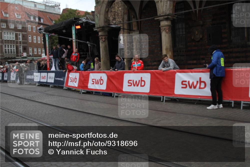05.10.2025 - 20. swb-Marathon Bremen Yannick Fuchs http://msf.ph/oto/9318696 05.10.2025 11:27:26 Ziel  meine-sportfotos.de