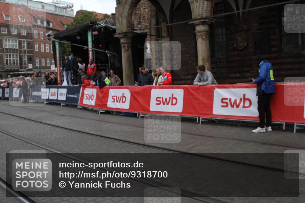 05.10.2025 - 20. swb-Marathon Bremen Yannick Fuchs http://msf.ph/oto/9318700 05.10.2025 11:27:29 Ziel  meine-sportfotos.de